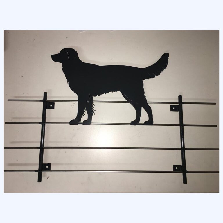 Leinen Garderobe mit Rostfigur